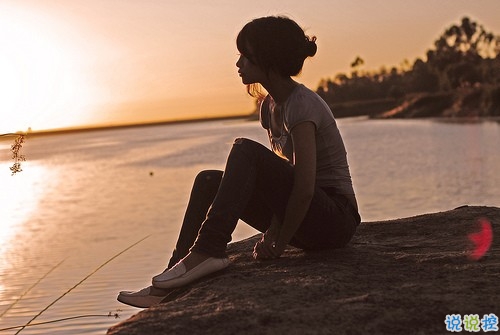 送給孤獨(dú)的自己的傷感說說配圖 看完想哭的傷感說說6