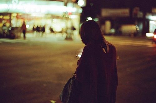 提起愛情就忍不住濕了眼眶的憂傷句子 關(guān)于愛情的難過(guò)憂傷句子1