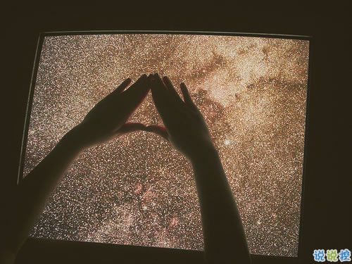 一個(gè)人獨(dú)處時(shí)候的孤獨(dú)是什么感覺(jué)呢？12