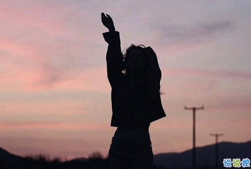 很扎心但很有道理的勵(lì)志說(shuō)說(shuō)帶圖片 激勵(lì)人心的很現(xiàn)實(shí)的一句話(huà)說(shuō)說(shuō)9