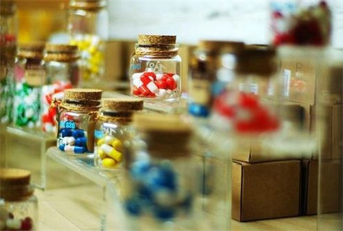 一個(gè)人感到孤獨(dú)寂寞時(shí)發(fā)的說(shuō)說(shuō)帶圖片 一個(gè)人只要學(xué)會(huì)了回憶就再不會(huì)孤獨(dú)13