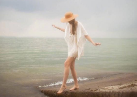 那些讓你聽到忍不住哭泣的經(jīng)典歌詞圖片說(shuō)說(shuō)11