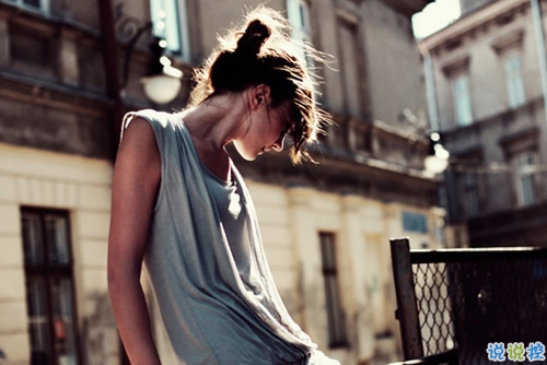 愛過的人都會(huì)懂的傷感說說 愛情讓人感到疲憊難過的說說2