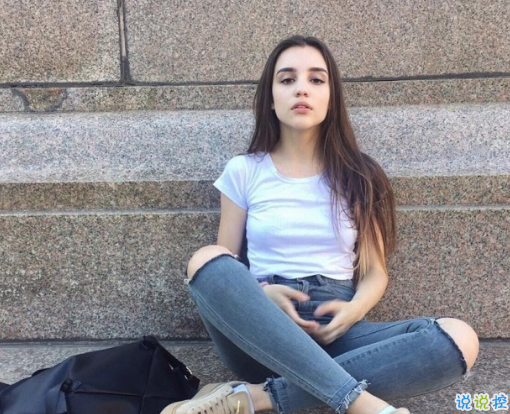 適合女生的愛情說(shuō)說(shuō)帶圖片最新 一不小心太喜歡你了10