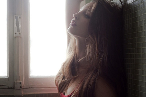 美到讓人窒息的超唯美說說帶圖片 我總是躲在夢與季節(jié)的深處7