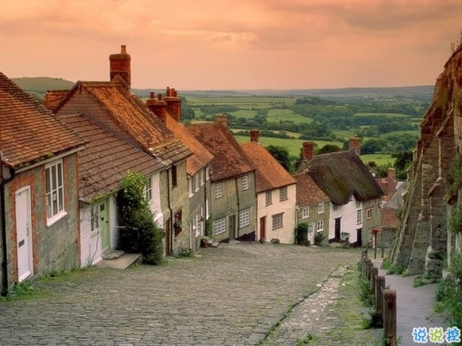 簡(jiǎn)單一句話經(jīng)典說說人生哲言 前進(jìn)的腳步從未停止的人生經(jīng)典說說2