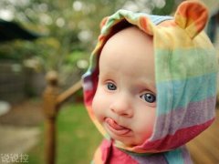 搞笑空間說說大全：每次我臨時抱佛腳的時候，佛總是狠狠給我一腳