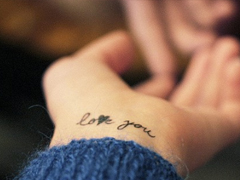 最新微博說說大全簡單一句話心情 即使人潮擁擠也期待不期而遇