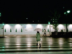 一個(gè)人深夜里脆弱的心情說說 很難過但是還是要咬牙堅(jiān)持下去的心情說說