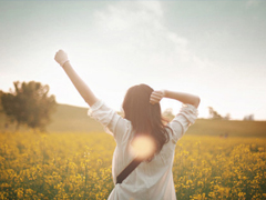 女生甜蜜可愛的說說獨一無二 朋友圈很火爆的愛情說說