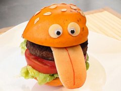 惡搞說說大全：一和你聊天你就嗯嗯哦哦的，搞得好像我在上你