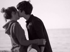 哪里會(huì)有人喜歡孤獨(dú)，不過是不喜歡失望罷了