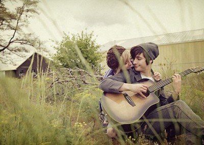 文藝說說帶圖片：就算世界荒蕪，總有一個(gè)人會(huì)是你的信徒