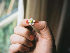 文字控偏愛(ài)的愛(ài)情說(shuō)說(shuō)配圖 很經(jīng)典的有哲理精辟愛(ài)情說(shuō)說(shuō)