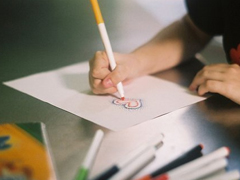 超甜蜜的戀愛(ài)中的小情侶適合發(fā)的愛(ài)情說(shuō)說(shuō)帶圖片 寫盡千山落筆是你