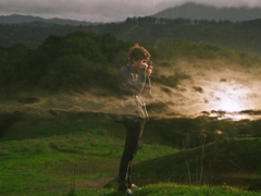 關(guān)于愛情中的失望和難受的說說帶圖片 失望攢夠了我自然會走