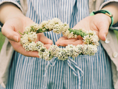 關(guān)于愛情簡(jiǎn)單精辟的一句話說說帶圖片 我和世界只差一個(gè)你