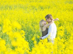 戀愛說說帶圖片：因為被你喜歡著，所以不覺得別人有多喜歡我