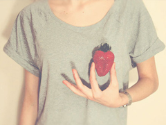 女生個(gè)性說說經(jīng)典霸氣帶圖片 知道自己不討喜那就乖一點(diǎn)