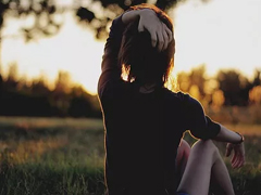 2018經(jīng)典語(yǔ)錄愛(ài)情傷感長(zhǎng)的 與愛(ài)情有關(guān)的傷感經(jīng)典語(yǔ)錄痛到心碎