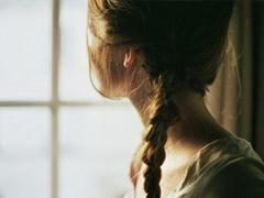 唯美又經(jīng)典的青春成長說說帶圖片 不予時光度流年