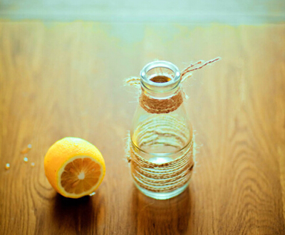 傷感說說大全帶圖片：他知道你舍不得離開，才肆無忌憚地傷害