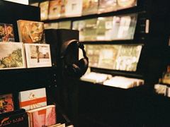 堅(jiān)持住自己夢(mèng)想的勵(lì)志句子發(fā)朋友圈 生活現(xiàn)實(shí)的經(jīng)典勵(lì)志語(yǔ)錄