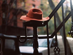 每個(gè)人都要知道的很有哲理的句子 很現(xiàn)實(shí)的經(jīng)典哲理句子