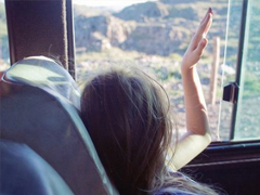 默默承受一切的傷感心痛說說大全 表面很堅強內(nèi)心很受傷的說說