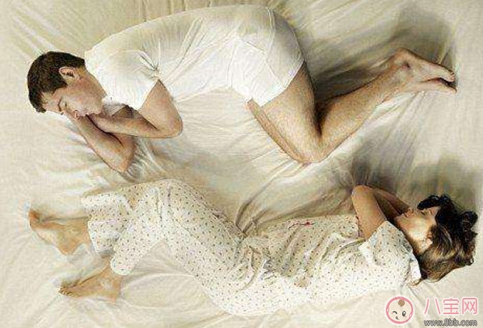 妻子懷孕后夫妻睡姿有什么講究 六種懷孕后夫妻睡姿看感情程度 妻子懷孕后夫妻睡姿有什么講究 六種懷孕后夫妻睡姿看感情程度