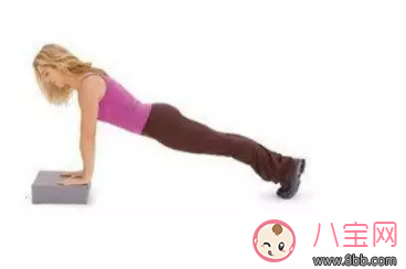 不用做豐胸手術 簡單運動豐胸最靠譜