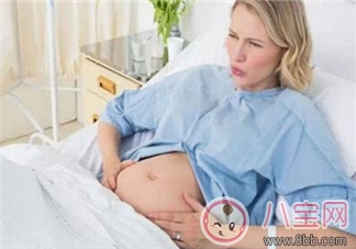 為什么產(chǎn)房?jī)?nèi)的生死要由產(chǎn)房外決定？女性權(quán)益無(wú)法得到保障嗎？