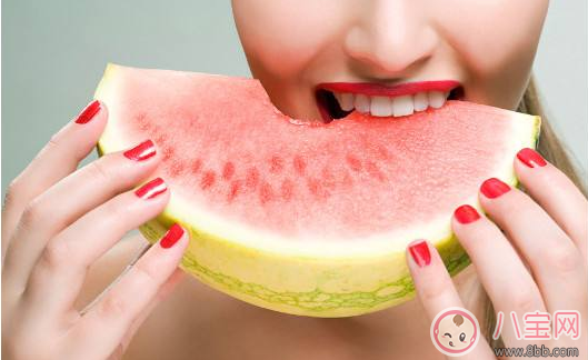 準(zhǔn)媽媽吃西瓜有這些講究 孕婦科學(xué)吃西瓜方法 準(zhǔn)媽媽吃西瓜有這些講究 孕婦科學(xué)吃西瓜方法