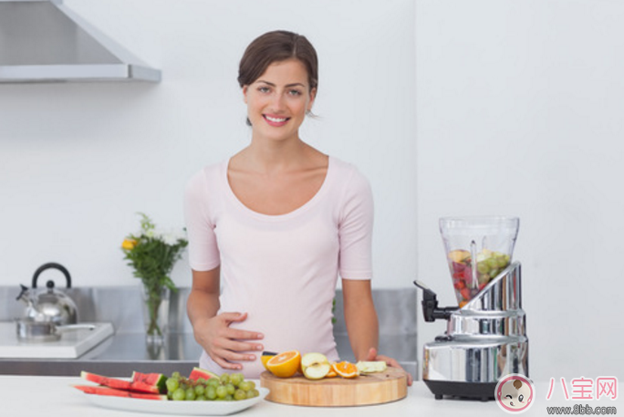 孕婦怎么吃西瓜比較好 懷孕媽媽吃西瓜的正確姿勢 孕婦怎么吃西瓜比較好 懷孕媽媽吃西瓜的正確姿勢