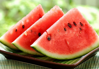 孕婦怎么吃西瓜比較好 懷孕媽媽吃西瓜的正確姿勢
