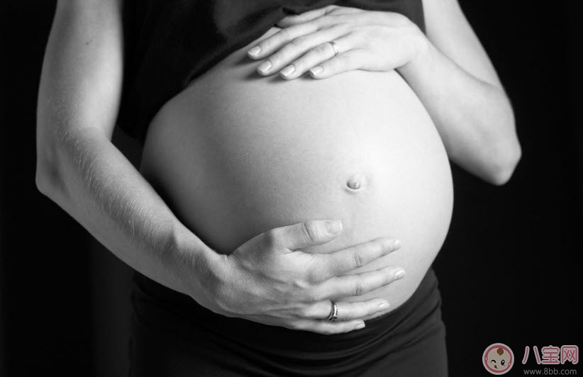 懷孕能帶隱形眼鏡嗎 懷孕帶隱形眼鏡對(duì)胎兒有影響嗎