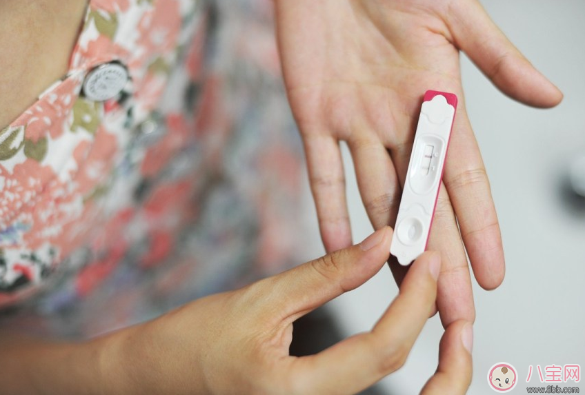 胎動(dòng)十多次是不是孩子就是多動(dòng)癥 胎兒在肚子里怎么動(dòng)好