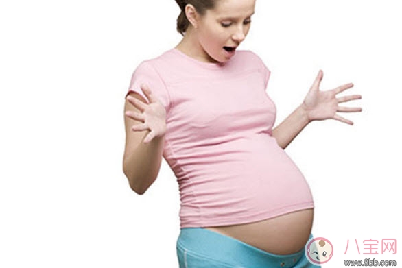 胎動的感覺有哪幾種，各種胎動代表什么意思(寶寶在說話)
