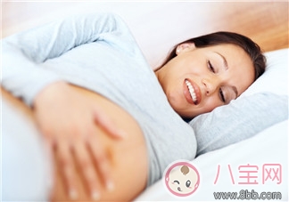 夏季孕肚長痱子的原因 如何緩孕婦長痱子 夏季孕肚長痱子的原因 如何緩孕婦長痱子