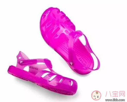 在外面住酒店怎么才覺(jué)得安心 帶孩子出門住酒店必備物品