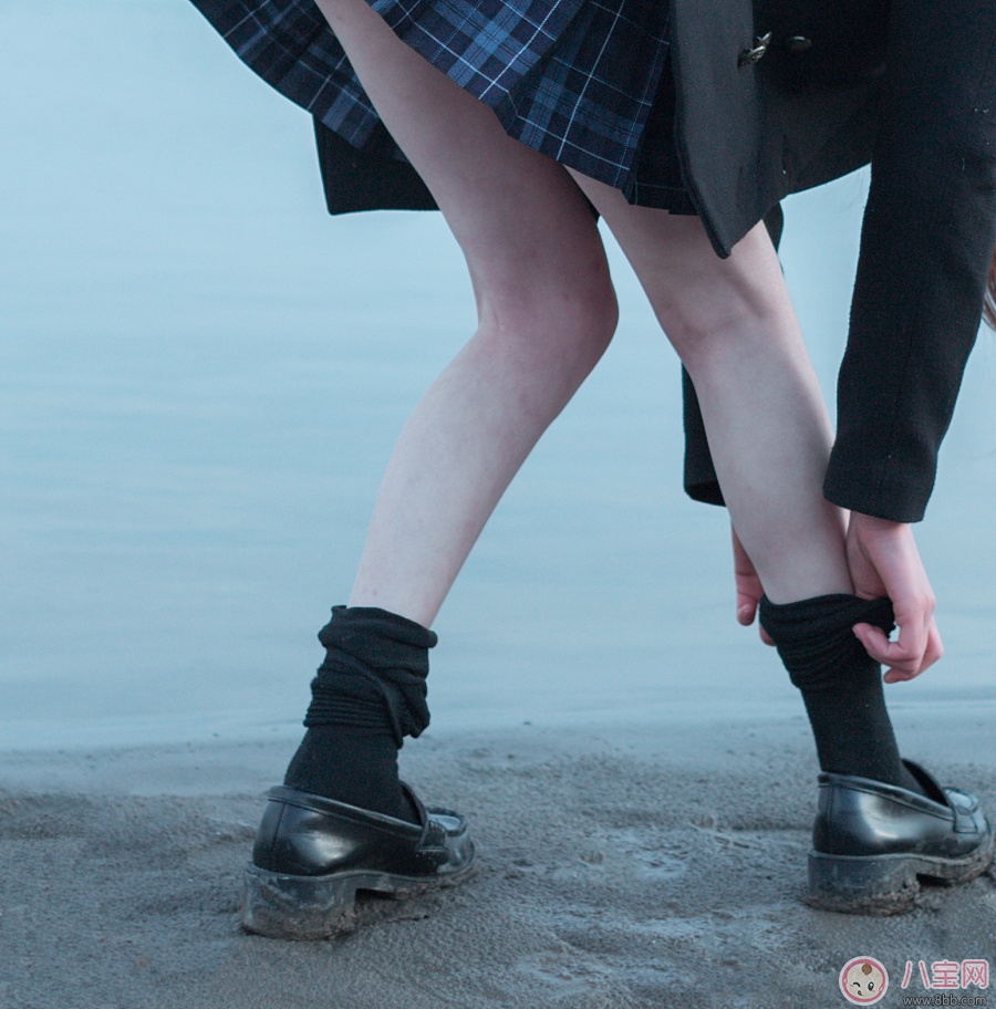 周冬雨瘦成漫畫腿  如何改變走路姿勢(shì)瘦腿