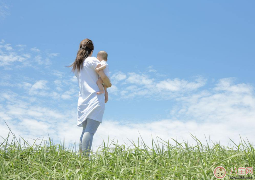 母乳喂養(yǎng)會(huì)造成胸部下垂 錯(cuò)!真相其實(shí)是這樣 母乳喂養(yǎng)會(huì)造成胸部下垂 錯(cuò)!真相其實(shí)是這樣