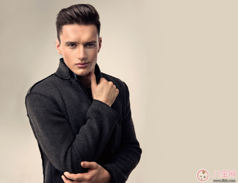 這些情況竟然暗示她想對你以身相許 哪些情況可以看出女性很仰慕你