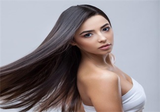 產(chǎn)后掉頭發(fā)太兇會(huì)禿嗎 生孩子掉頭發(fā)怎么調(diào)整