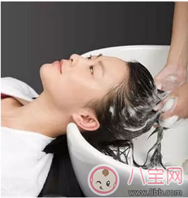 夏季坐月子期間什么時候可以洗頭 這樣洗更健康