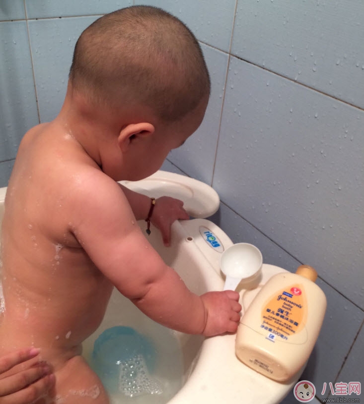 強(qiáng)生嬰兒香桃沐浴露味道怎么樣 強(qiáng)生嬰兒香桃沐浴露寶寶使用測評