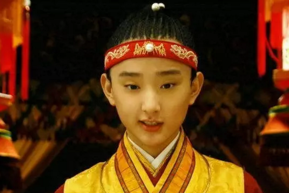 于小彤竟然單身 到底是誰套出他的話的呢？