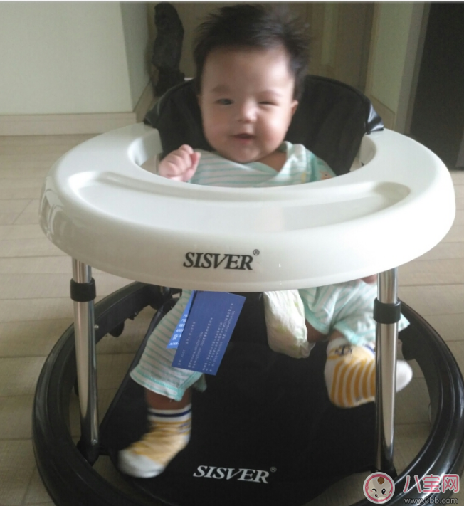 孩子學走路學步機怎么選 7-18月嬰兒學步車試用測評