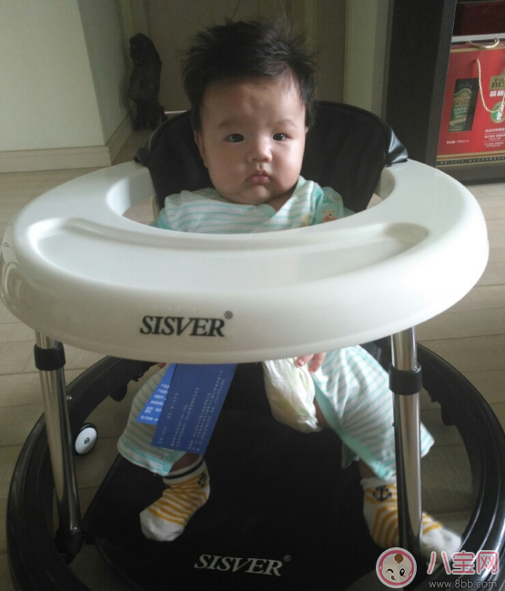 孩子學走路學步機怎么選 7-18月嬰兒學步車試用測評