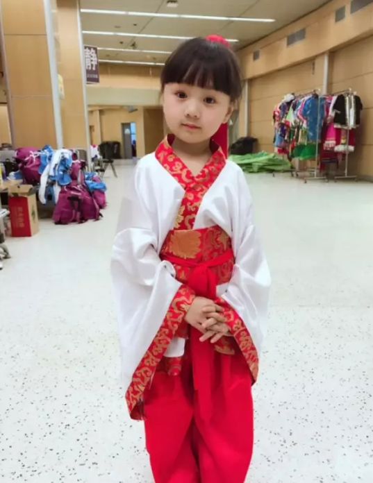 鄧倫《爸爸去哪兒》實習奶爸表現(xiàn) 東北萌娃與鄧倫配合默契嗎？